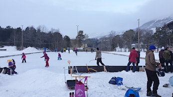 Skøytebanen er åpen!
